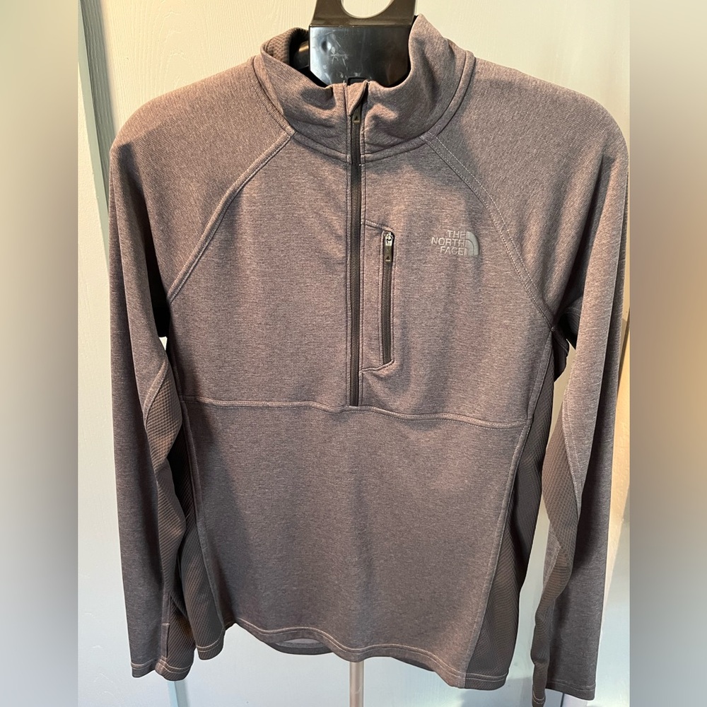 Women’s The North Face Long Sleeve Active 1/4 Zip Pullover Sz. small color Grey